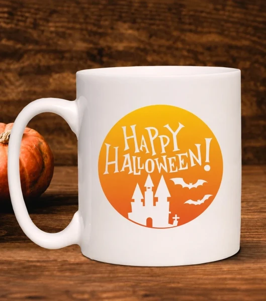 Kubek Happy Halloween na drewnianym tle