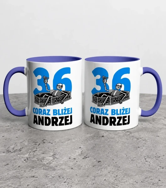 Kubek Prezent Na Urodziny Coraz Bliżej – miniatura 1000 × 1134
